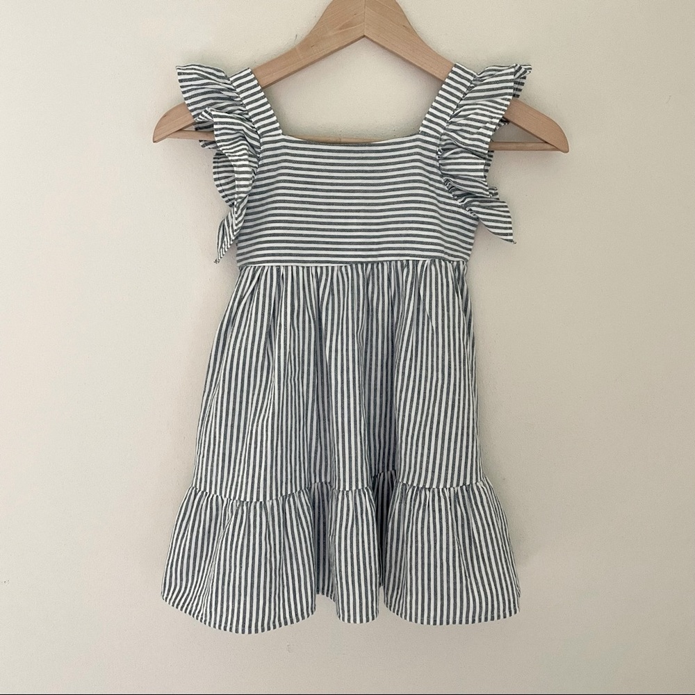 Cat & Jack Blue and White Striped Dress Size XS (4-5)Excellent Condition